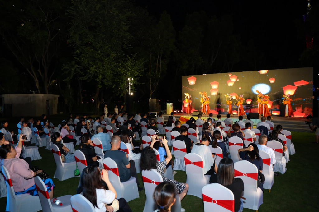 “广州之夜”搭平台、促合作，疆品南下再添新动力