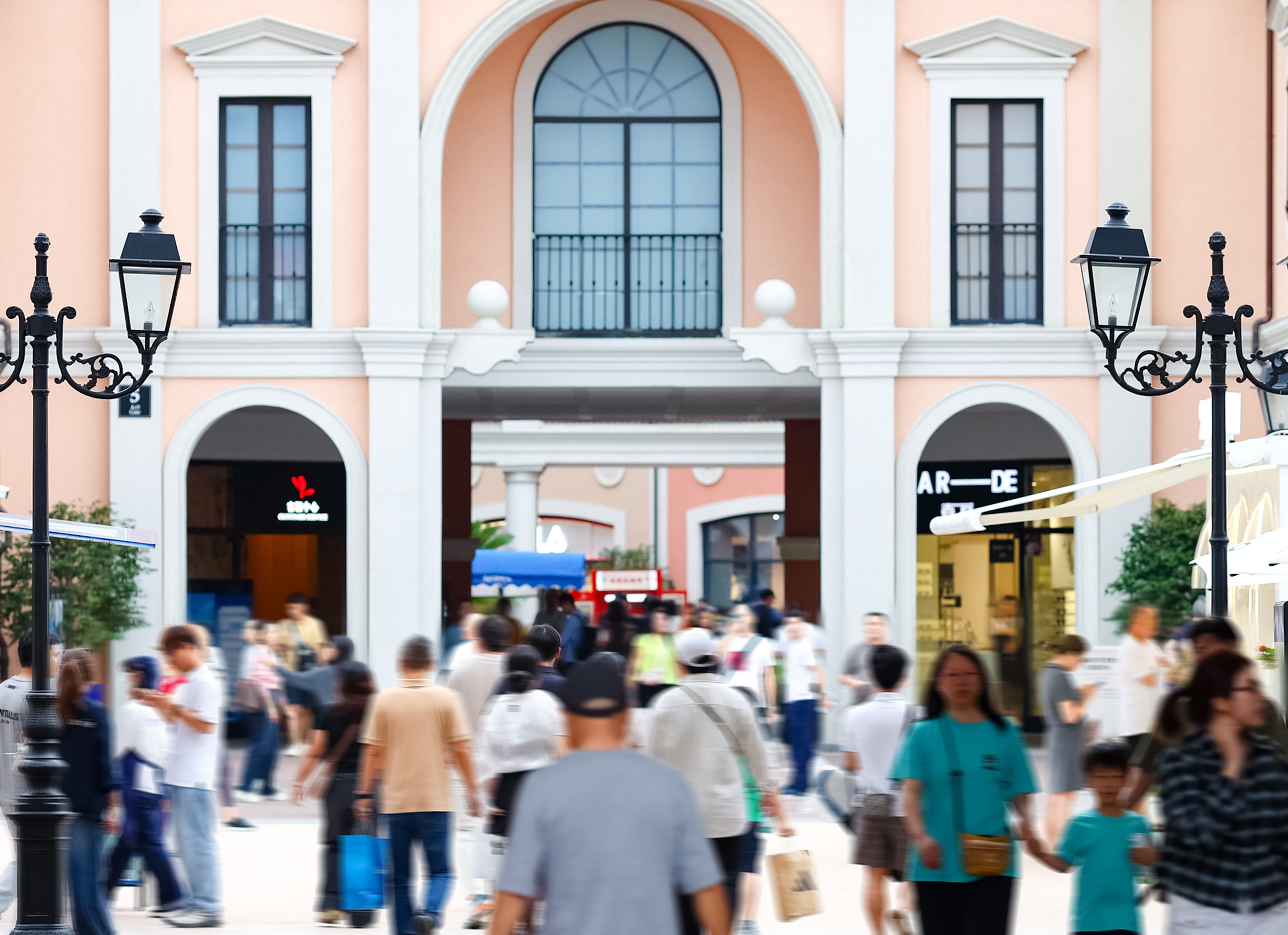 上海FV佛罗伦萨小镇再度携手上海国际光影节 探索“商文旅融合”新范本