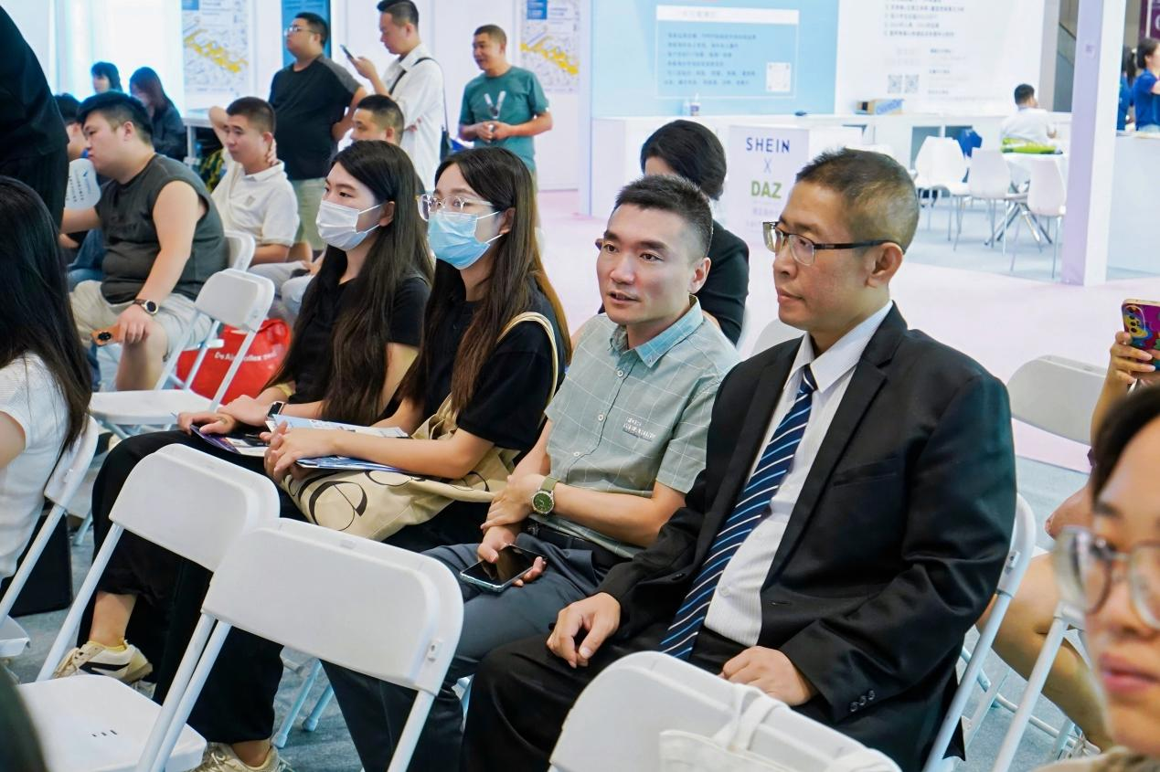 海南康坦集团携团队受邀亮相2025深圳跨境电商展