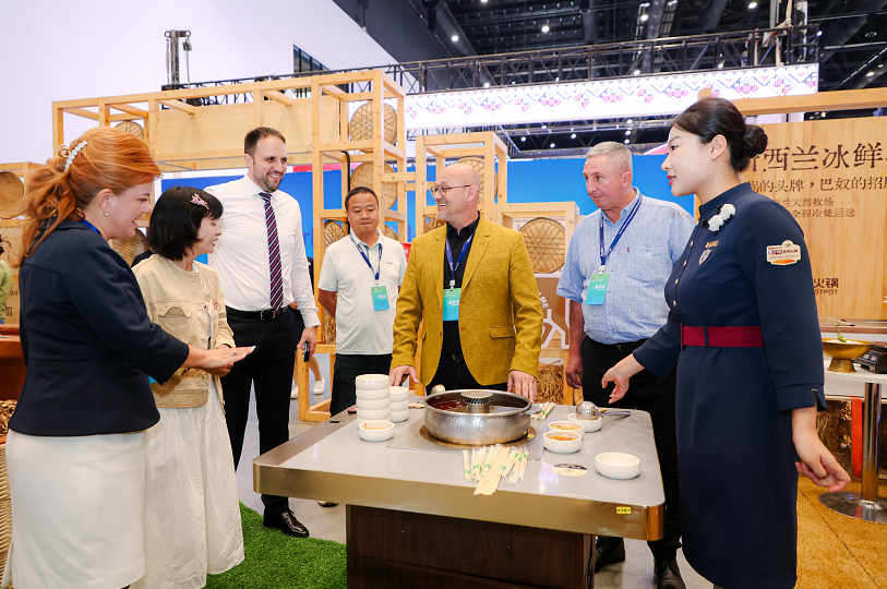 巴奴食材展首登国际舞台，地理标志产品点亮国际博览会