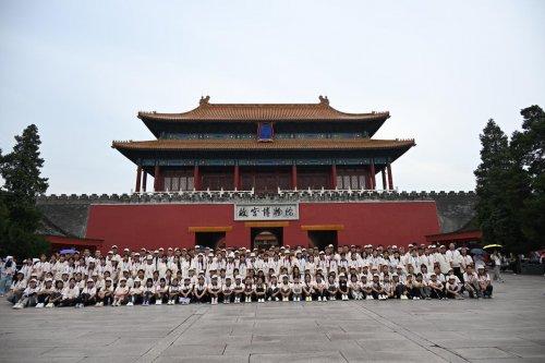 新疆喀什市 “石榴籽” 青少年赴京交流活动：跨越山海悟初心 逐梦京华向未来