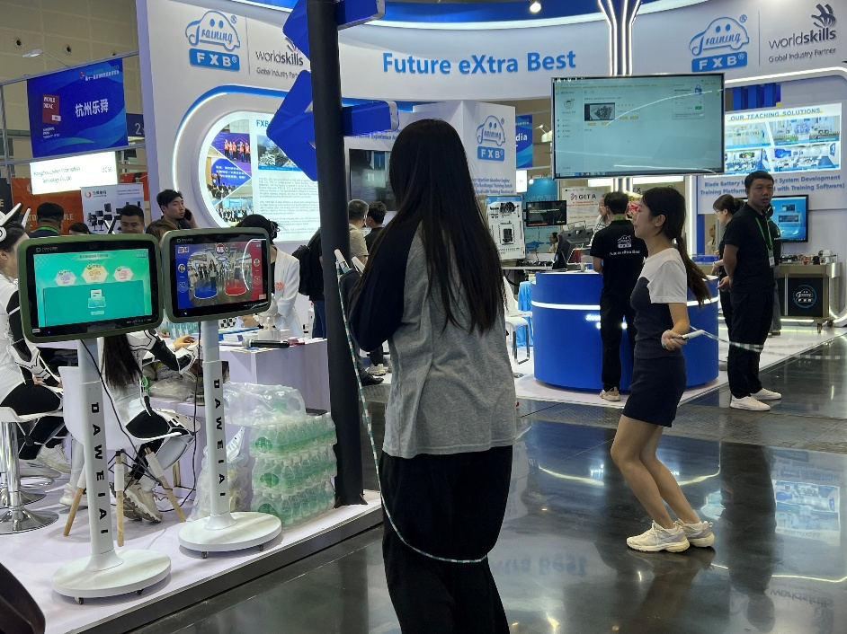 全球视野，体育新篇：大沩携智体融合方案亮相亚教展