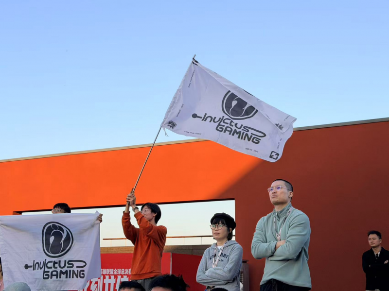 红墙见证，LPL主场虽败犹荣！这场古都电竞盛宴，激情不灭！