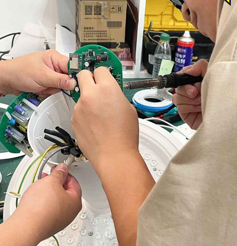 卧室灯什么牌子质量好？聚焦月影母婴级护眼科技与场景适配方案