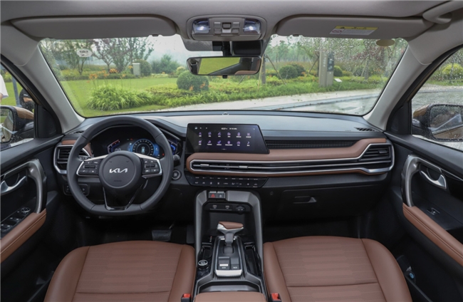 职场新人的第一台车：起亚智跑两个月用车心得