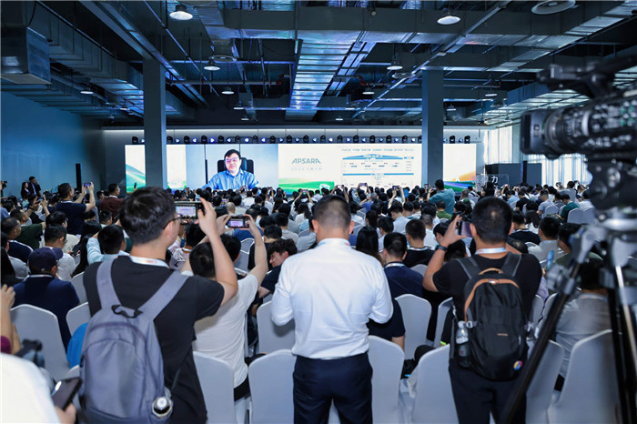 金融行业用好大模型，只有“垂直”一个解