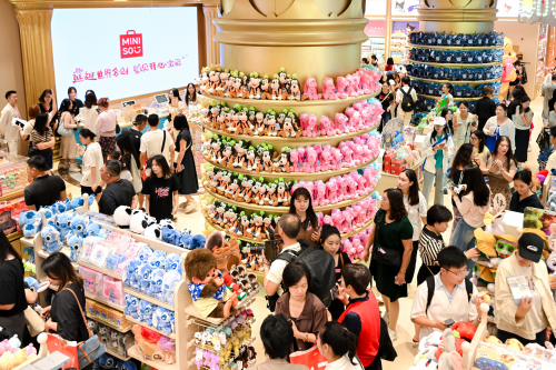 名创优品MINISO LAND落子西南枢纽重庆，双店同开辐射区域消费市场
