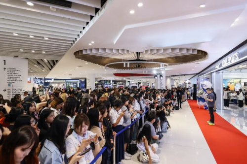 鸿星尔克泰国首家星创店盛大开幕，国际化进程纵深推进