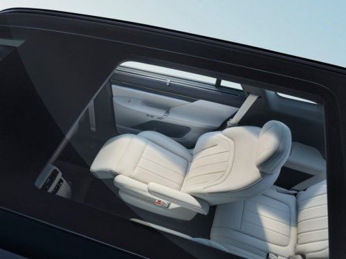 家庭出游总担心安全？东风奕派 eπ008 安全配置拉满，所有顾虑都打消