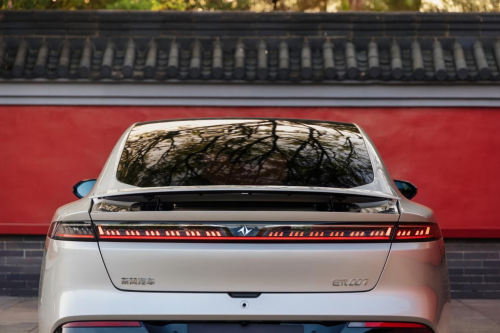 新手司机选车不再难！东风奕派 eπ007，一款品质可靠的新能源轿车优质之选