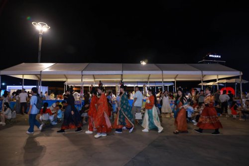 双节同庆！平潭龙王头海洋公园“国庆×中秋创意集市”火热启幕，点燃金秋狂欢热潮