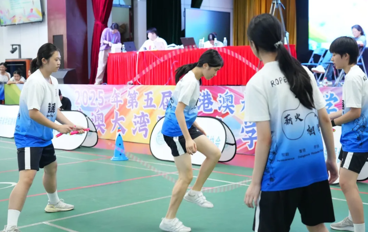 湾区跃动迎全运 绳采飞扬向未来——2025年粤港澳大湾区中小学生跳绳邀请赛成功举行