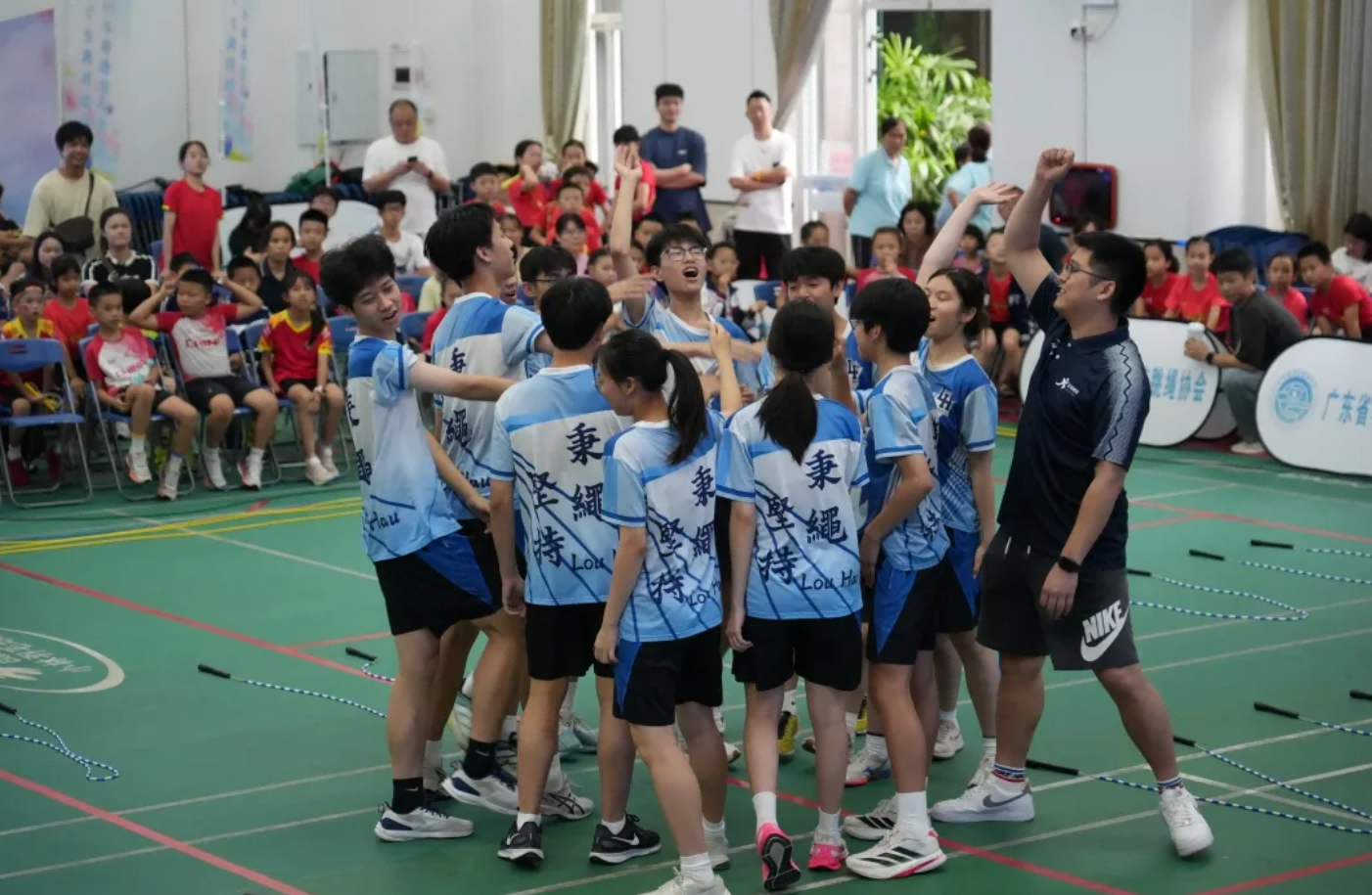 湾区跃动迎全运 绳采飞扬向未来——2025年粤港澳大湾区中小学生跳绳邀请赛成功举行