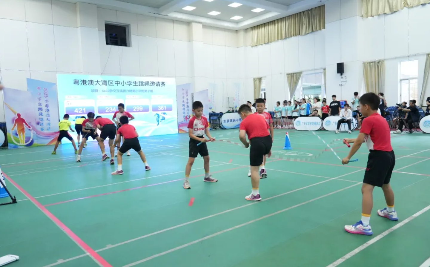 湾区跃动迎全运 绳采飞扬向未来——2025年粤港澳大湾区中小学生跳绳邀请赛成功举行