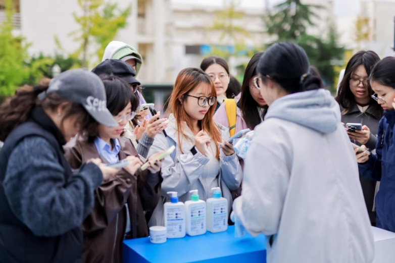 适乐肤校园行再启航：以“修护”之名，与年轻一代一起“重建屏障”