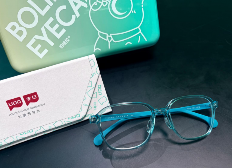 铂林®成人夜戴隐形眼镜度数怎么选？铂林眼科医疗级验配，减轻成人干眼烦恼