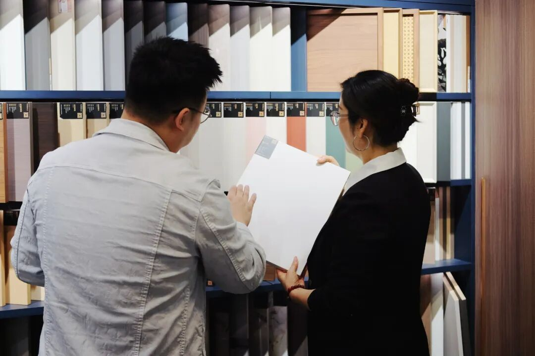 资深家居人创业选柏菲伦全屋定制，凭口碑稳赢市场！