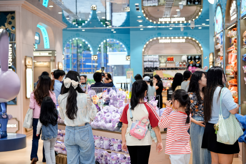 MINISO FRIENDS华南首店亮相深圳，开启“迷你IP乐园”潮流新纪元