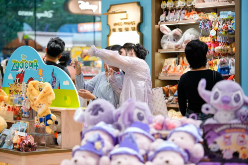 MINISO FRIENDS华南首店亮相深圳，开启“迷你IP乐园”潮流新纪元