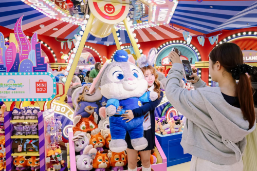 名创优品联名新品上线，MINISO LAND杭州壹号店成现实版“疯狂动物城”