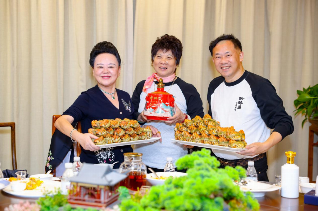 黔醉多酒业第十届阳澄湖蟹宴嗨喝品酒会：大闸蟹邂逅酱香，共谱秋日新诗章