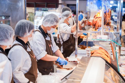 永辉“优质平价”策略落地春城，五华吾悦店11.21焕新夯实昆明民生根基