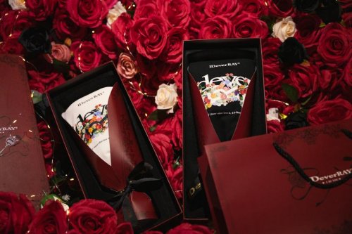 情绪价值当道：时尚的终极表达是「穿戴情绪」