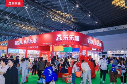 荣信文化2025CCBF圆满收官，AI智能产品与新书佳作实力圈粉！