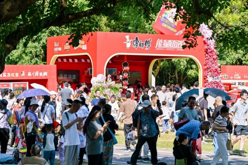 花开正好，美味登场！康师傅空降莲花山，做你的出游好搭子