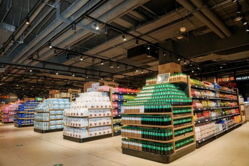 永辉“优质平价”策略落地春城，五华吾悦店11.21焕新夯实昆明民生根基