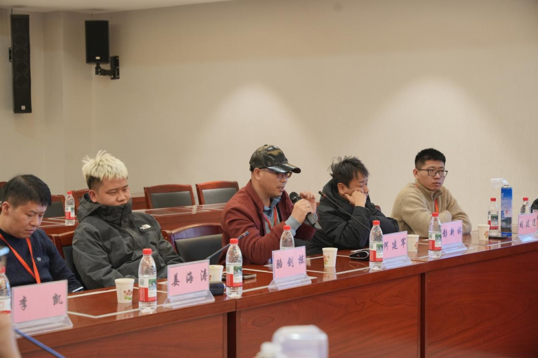 实地观摩促发展:企业代表团实地考察拉萨综合保税区,共谋跨境合作新机遇!
