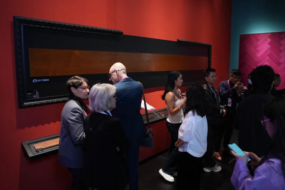 双IP共筑高定生活：柏尔定制地板×奢华居所的深度共鸣