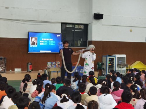 让阅读的力量滋养童年!乐乐趣以实际行动响应“全民阅读”倡议