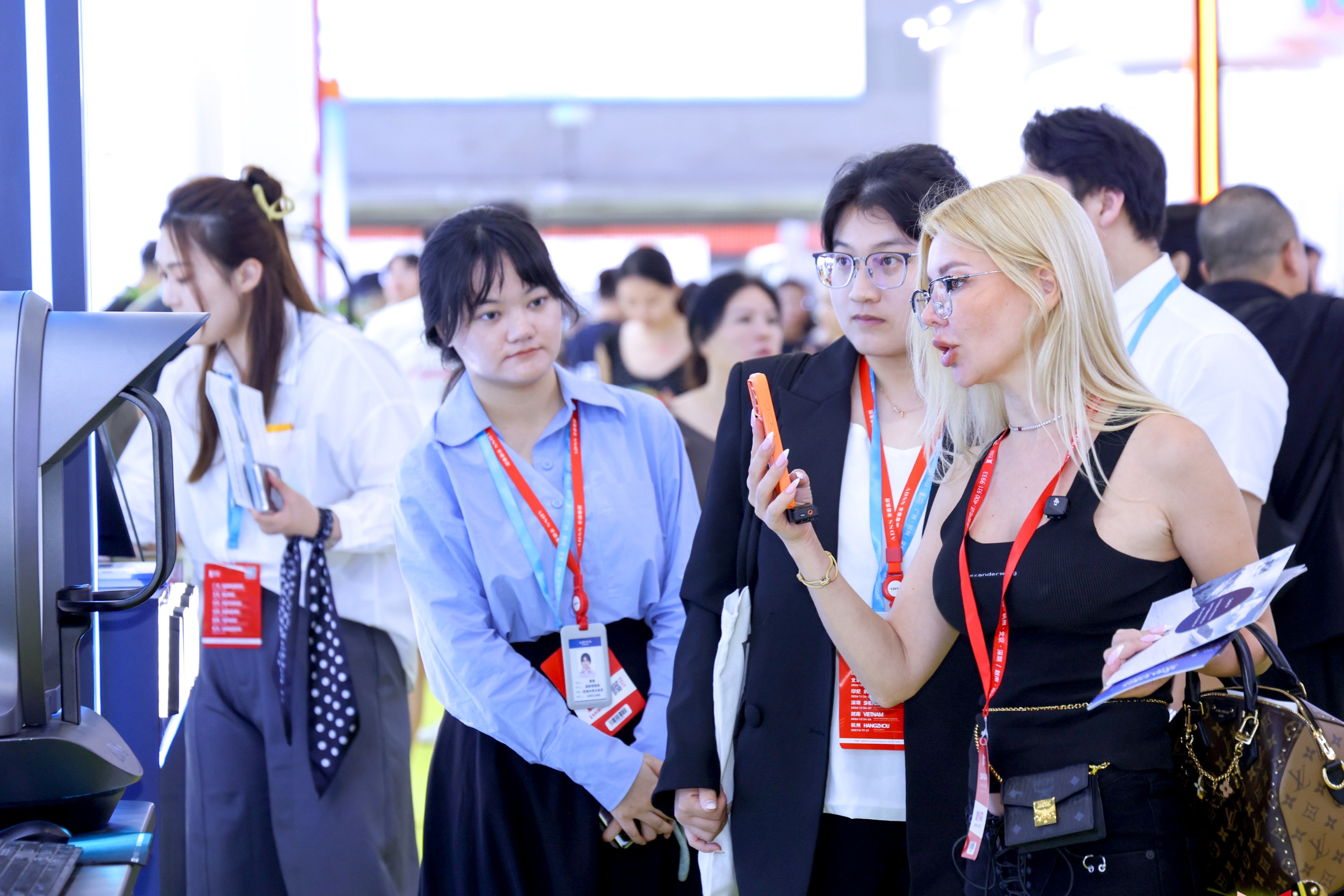 美通全球!广州美博会精彩收官,全域商贸生态全方位激活
