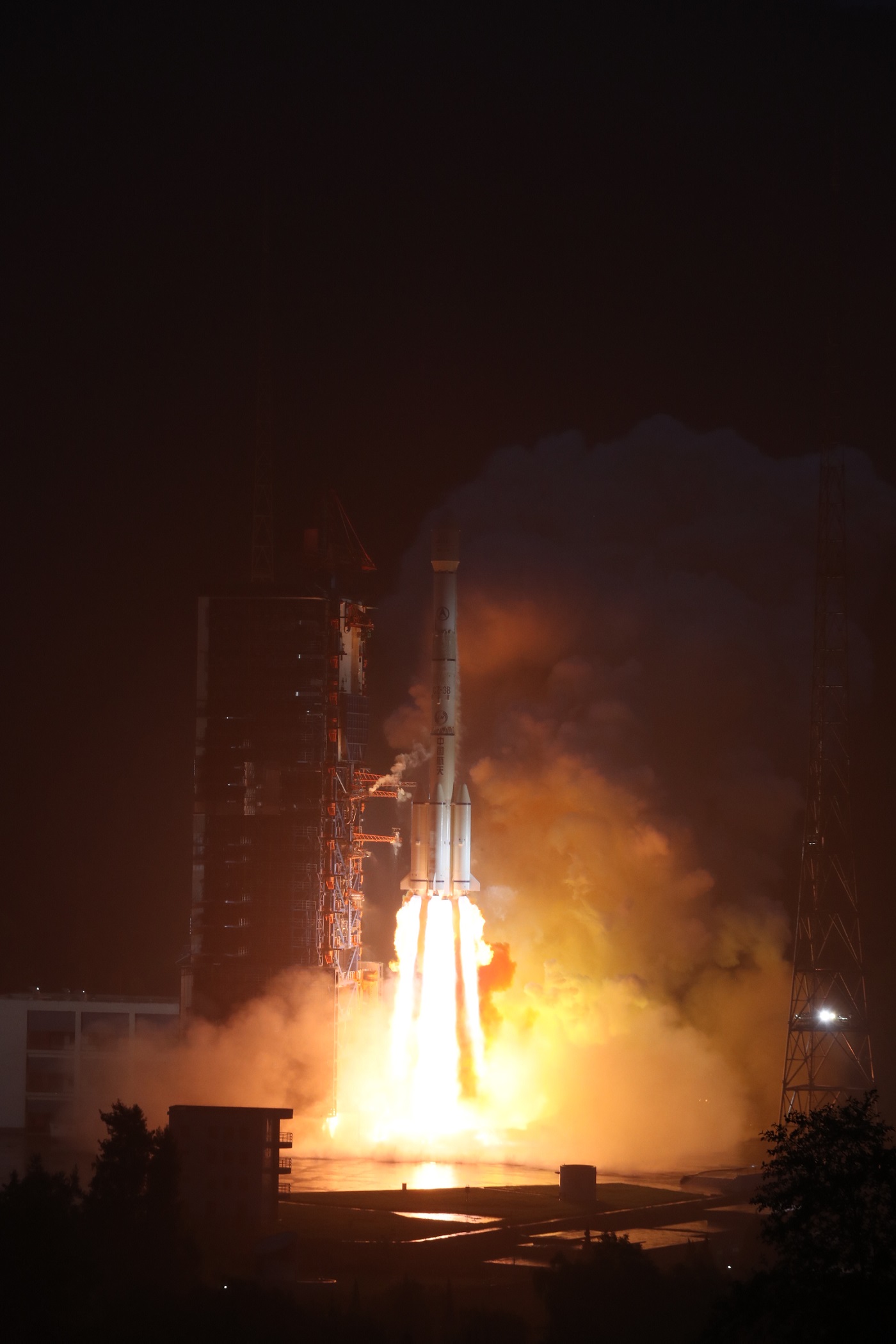 亚太6D卫星发射成功
