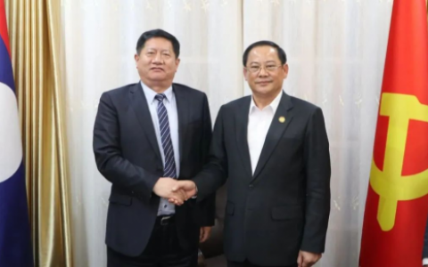 老挝总理宋赛·西潘敦亲切接见中国中小企业协会中外企业家分会考察团