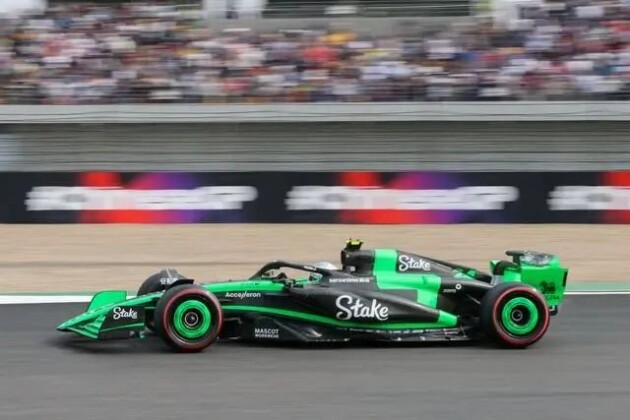 F1落幕，赛车模拟崛起：VR如何助力赛车模拟器成为下一个千亿级市场？|关注全球商业大事件,专业视角解读风口跌宕与商业起伏|DaTa新商业