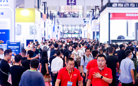 观众如潮！AI+IoT行业顶级盛会，重磅开幕！