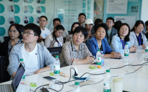 国培基地河南职教名师班参访团一行走进环球青藤交流学习