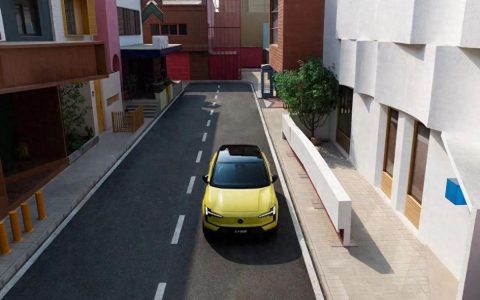 沃尔沃EX30：以简约设计打造时尚精致小型SUV