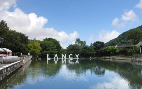 朗姿LANCY发布2024秋冬“A系列”大秀