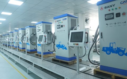 京能充电桩工程实拍第22季：120kW直流快充为绿色出行保驾护航