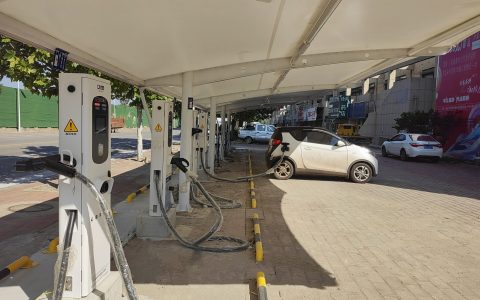 京能充电桩实拍案例第29季：7kW交流桩入驻唐山小区，打造绿色充电新环境