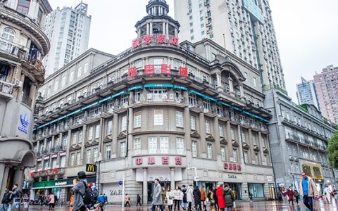 业绩堪忧、股东撤资，中百集团连板背后的无奈