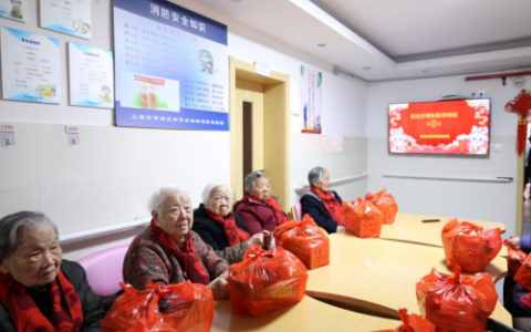上海梦赛服装设计有限公司的爱心在黄浦区南京东路街道敬老院绽放