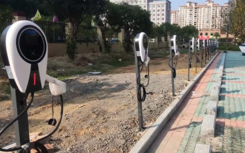 京能新能源现场实拍第38季：30kW快充与7kW慢充，满足多样充电需求