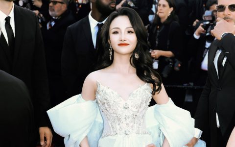 项亮月首位在戛纳电影节带4位保镖走红毯，轰动全球