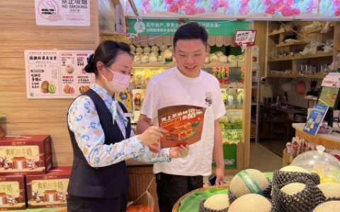 反诈宣传进商圈 守护商户保安全