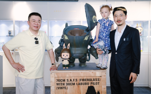 75.9 万落槌 LABUBU！投资大佬岳彬用资本解码中国 IP 的世界溢价密码