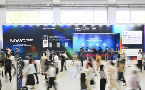 MWC 2025现场直击——维谛技术（Vertiv）AI算力基建“全明星阵容”，破解智算时代核心挑战